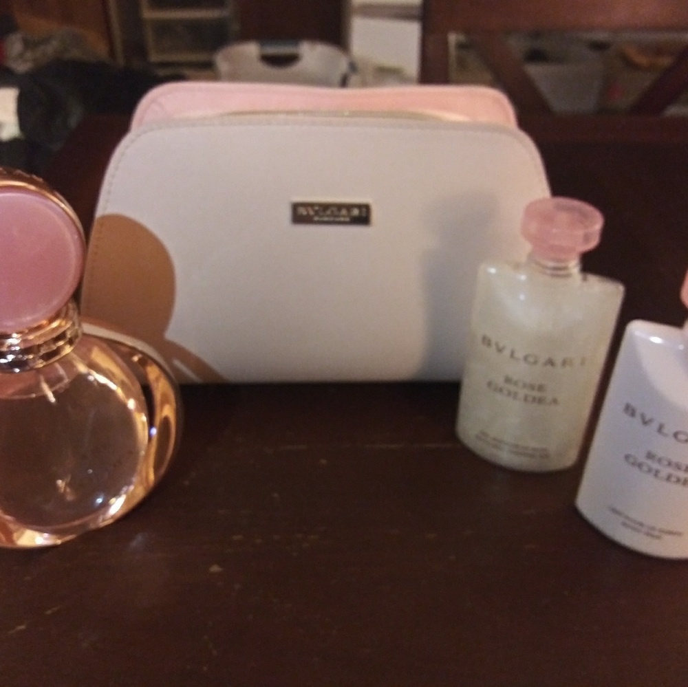 NWOT BVLGARI ROSE GOLDEA SET
